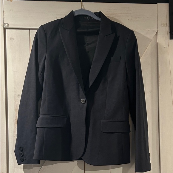 Theory Jackets & Blazers - Theory Black Wool Jacket Blazer Size 4